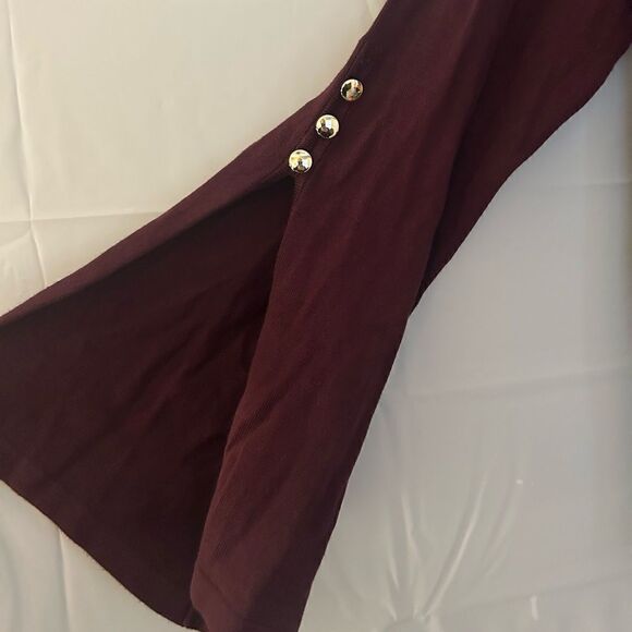 NWOT NY&Co. 7th Avenue Maroon Wide Arm Button Detail Long-sleeve Sweater - Picture 3 of 7